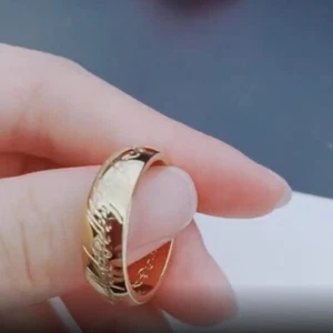 Men & Women's Unisex Real 18K Yellow Gold Filled Engraved Wedding Band Ring F261 - Picture 1 of 2