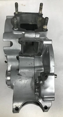 Estuches de motor Gas Gas TXT280 (juego a juego) usados OE parece encajar en la era 95-04. Foto 1 de 4