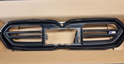 NEW GENUINE BMW 1 SERIES F70 M135I GLOSS BLACK FRONT GRILL 51135A3CF59 - Image 1 of 4