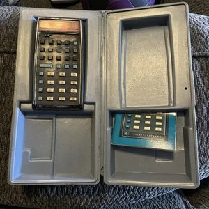 Vintage Hewlett Packard HP-35 Taschenrechner mit Handbuch, Etui Beschreibung lesen - Bild 1 von 7
