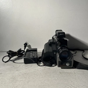 Zenith VM6300 VHS-C Camcorder Bundle TESTED WORKING - Picture 1 of 16
