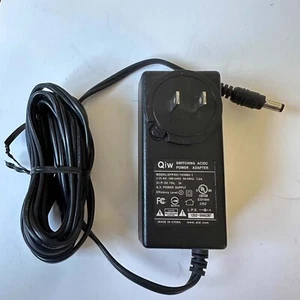 Qiw GFP451-1530BX-1 15V 3A 45W 5.5x2.5mm AC Adapter Transformer - Picture 1 of 3