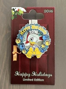 WDW 2016 Happy Holidays Disney's Contemporary Resort Wreath Pin Daisy Duck - Picture 1 of 3