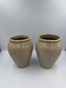 *Set di 2*--10" Vaso Urna Ceramica Liscia Tan - Cuore e Mano con Magnolia - Foto 1 di 2