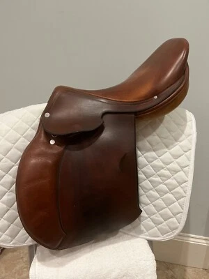 Sillín Hermes Essential 2010 usado de 17,5" Foto 1 de 4