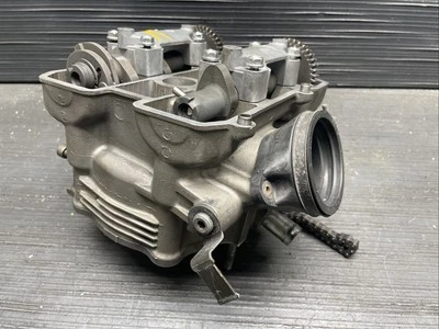 1999 Suzuki TL1000R cabeça de cilindro traseira, válvulas de cames #61625 - Imagem 1 de 4