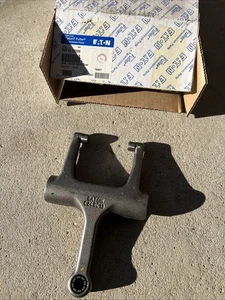 Genuine OE Eaton Fuller Part FUL125596:  Clutch Release Fork Roller Type 365mm - Bild 1 von 24