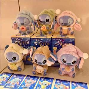 Llavero de felpa caja ciega serie Miniso Stitch Eat Something Before Sleep - Imagen 1 de 15
