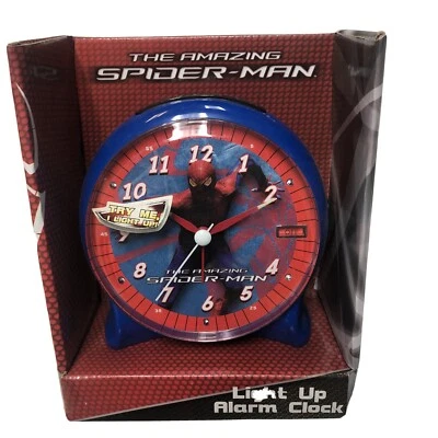 Reloj despertador Marvel The Amazing Spider-Man iluminado Foto 1 de 4