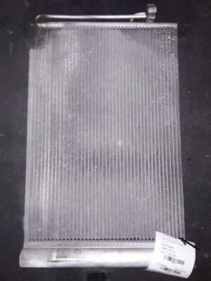 02 03 04 05 BMW 745I AC CONDENSADOR 4,4 L, TRACCIÓN TRASERA Foto 1 de 4