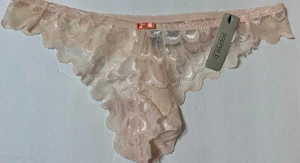 NWT SOPHIE B SUPER SEXY PINK SCALLOP LACE PANTIES THONG L - Picture 1 of 2