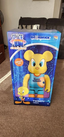 bearbrick 1000% Tweety Spacejams Cover