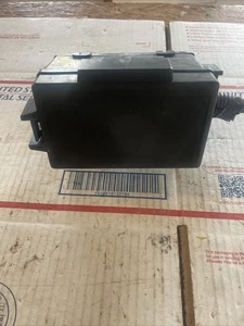 01 Kia SPORTAGE Under Hood Fuse Relay Box - Picture 1 of 10