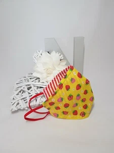 Face Mask, Size Medium, Reversible, Washable With A Wire Nose Bridge - Picture 1 of 3