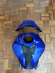 Carenados de tanque Yamaha R3 2022 de plástico OEM - excelente estado - Imagen 1 de 5