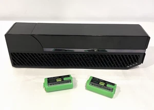 NYKO CHARGE BASE MODULAR POWER STATION W/ 2 FUEL CELLS FOR MICROSOFT XBOX ONE - Picture 1 of 11