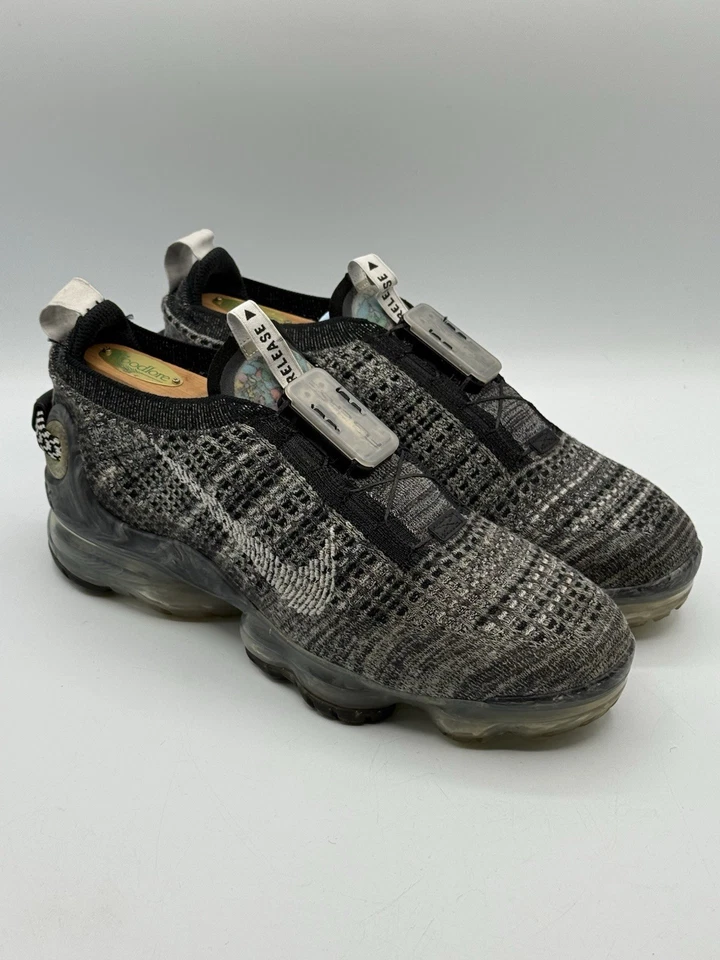 Nike Air VaporMax Flyknit Mujer’s 9 CT1933-002 Negro Antracita Zapatos para Correr Foto 1 de 4