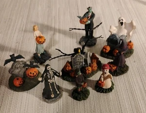 Hawthorne Village The Munsters 9 Piece Trick or Treat Set - Picture 1 of 11