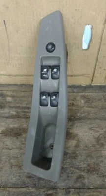 SUZUKI RENO POWER WINDOW MASTER SWITCH MOLDURA CINZA FABRICANTE DE EQUIPAMENTO ORIGINAL 2005-2008 - Imagem 1 de 2