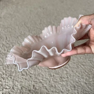 Fenton Pale Pink Vintage Double Crimped Glass Bowl 10" Across - Picture 1 of 8