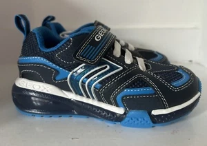 NEW Geox Lights Bayonyc Boys Casual Trainers Sneaker Shoes Navy/Sky US 10 EU 27 - Picture 1 of 20