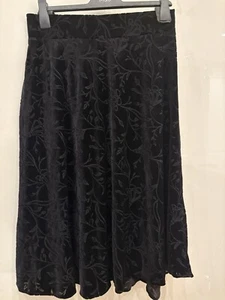 M&S Collection lined black velvet skirt in 12 - Picture 1 of 10