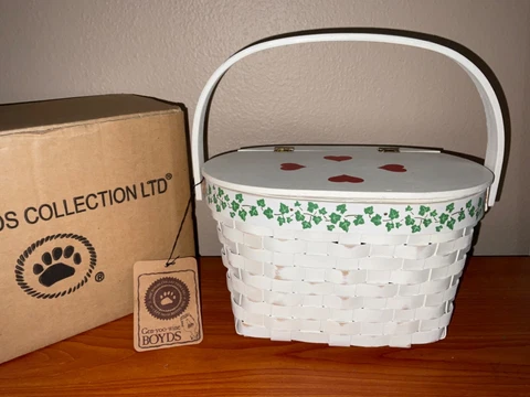 The Boyds Collection Mini Picnic Basket Cover