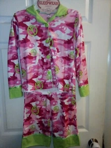 Girls 7 Pajama PJ's Lounge 2 Piece Set Fleece Camo & Peace Sighs  NWT - Picture 1 of 3