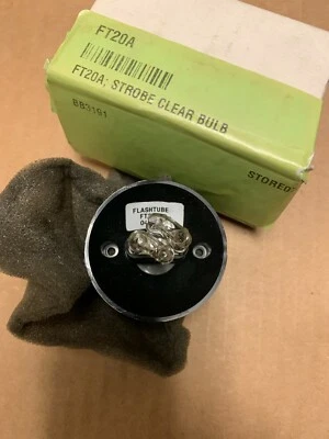 ONE GENUINE WHELEN ENGINEERING WH-01-0442400-00, WHITE STROBE CLEAR BULB FT20A