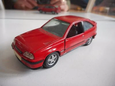 Modèle Opel Kadett GSI construit à la main en rouge au 1:43 - Photo 1/3