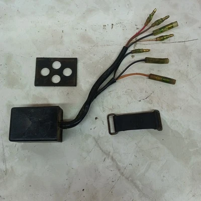 UNIDAD DE CONTROL DE ENCENDIDO YAMAHA IT125 IT175 CDI 1977-1983 con correa y cojín Foto 1 de 4