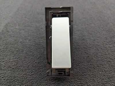 Portavasos Chrysler Crossfire 2004-08 emergente - necesita reparación - envío gratuito Foto 1 de 4