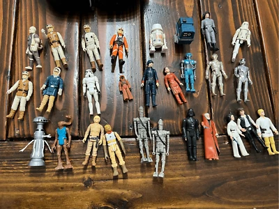 1977 Kenner Star Wars Darth Vader Case w/over 25 Vint Star Wars action figures - Image 1 of 4