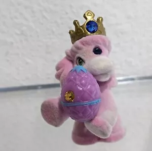Poni princesa Filly con huevo, minifigura flocada de 2" - Imagen 1 de 12