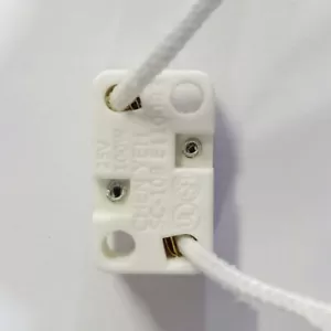 SC-108 G4 G5.3 G6.35 Portalámparas Halógeno Pin Cuadrado Soporte Lámpara MR11 MR16 Enchufe - Imagen 1 de 4
