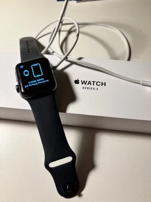 Apple Watch Series 3 A1858 38mm - Bild 1 von 4