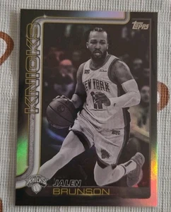 Jalen Brunson Blackout 2025-26 Topps Basketball Parallel Black Friday Target SP - Bild 1 von 2
