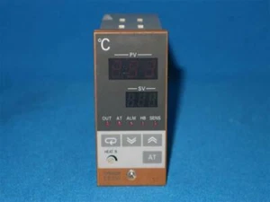 Omron E5EW-QHKJ-400 E5EWQHKJ400 Temperature Controller w/ Breakage - Picture 1 of 9