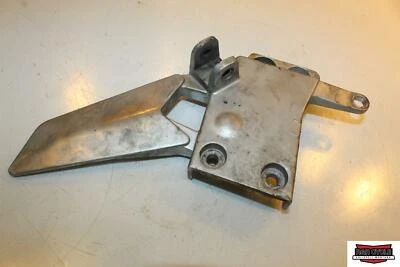 2005 Yamaha FJR1300 Левая Передняя Опора для Ног Кронштейн для Подножки - Изображение 1 из 4