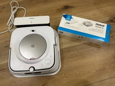 Fregona iRobot Braava Jet M6 Wi-Fi Connect con placa de piso de base de carga y 7 almohadillas húmedas Foto 1 de 4