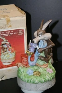 1979 Looney Tunes Road Runner & Wile E. Coyote Porcelain Music Box #115 BNIB - Picture 1 of 6