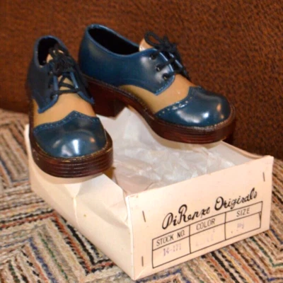 NOS Vintage 1970's DiRenzo Brogue Wingtip Thick Heel Disco Shoes Boys Size 10.5 - Image 1 of 4