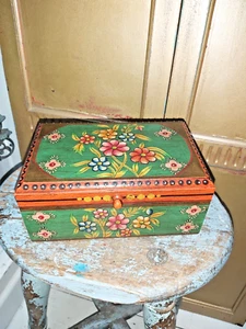 CAJA/BARATIJA/JOYERÍA DE MADERA FLORAL PINTADA A MANO INDIA - Imagen 1 de 12