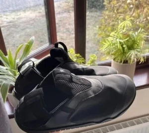Nike Zoom Pulse Triple Black UK SIZE 8.5 - Picture 1 of 11