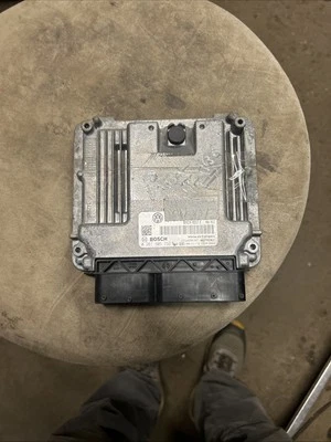 Volkswagen Passat 2010/cc 2,0 ecm 261 505 732 Foto 1 de 2