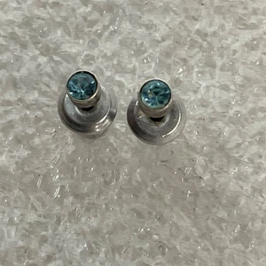 Small Silver Tone Blue Gem Stud Earrings 0.25in 0.31g Minimalist Pierced Jewelry - Picture 1 of 5