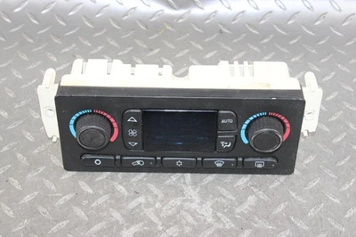 03-07 Hummer H2 Dashboard Dash Dual Zone Auto Heat AC Climate Control Panel OE - Image 1 of 4