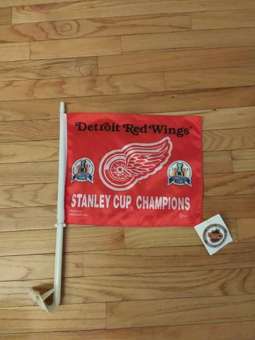 Detroit Red Wings NHL Vintage 1997 Stanley Cup Champions Car Flag NWT Cover