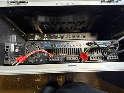 Amplificador de potência e efeitos Crown DCI 8 300 - Imagem 1 de 4