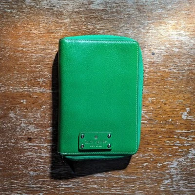 Kate Spade Wellesley Zip Around Personal Planner, Green (RARE, HTF) - Image 1 of 4